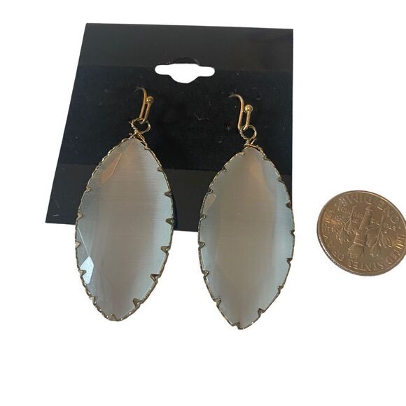 Vintage Gray Stone Long Drop Faceted Earrings. - Picture 6 of 6